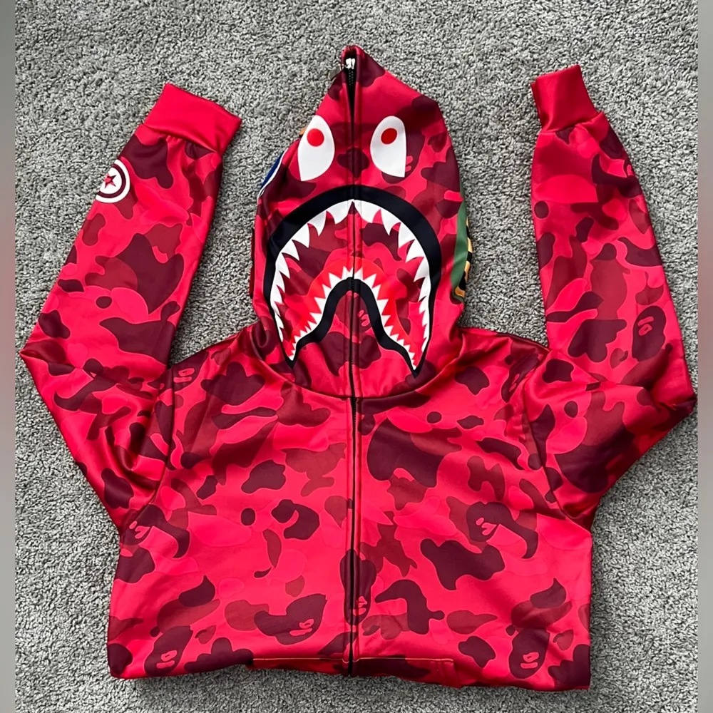 Red Camouflage Zip - Image 9