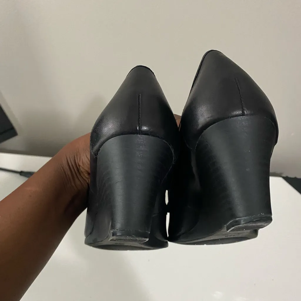 Ralph Lauren Black Loafers Wedge with Gold Accents - Image 5