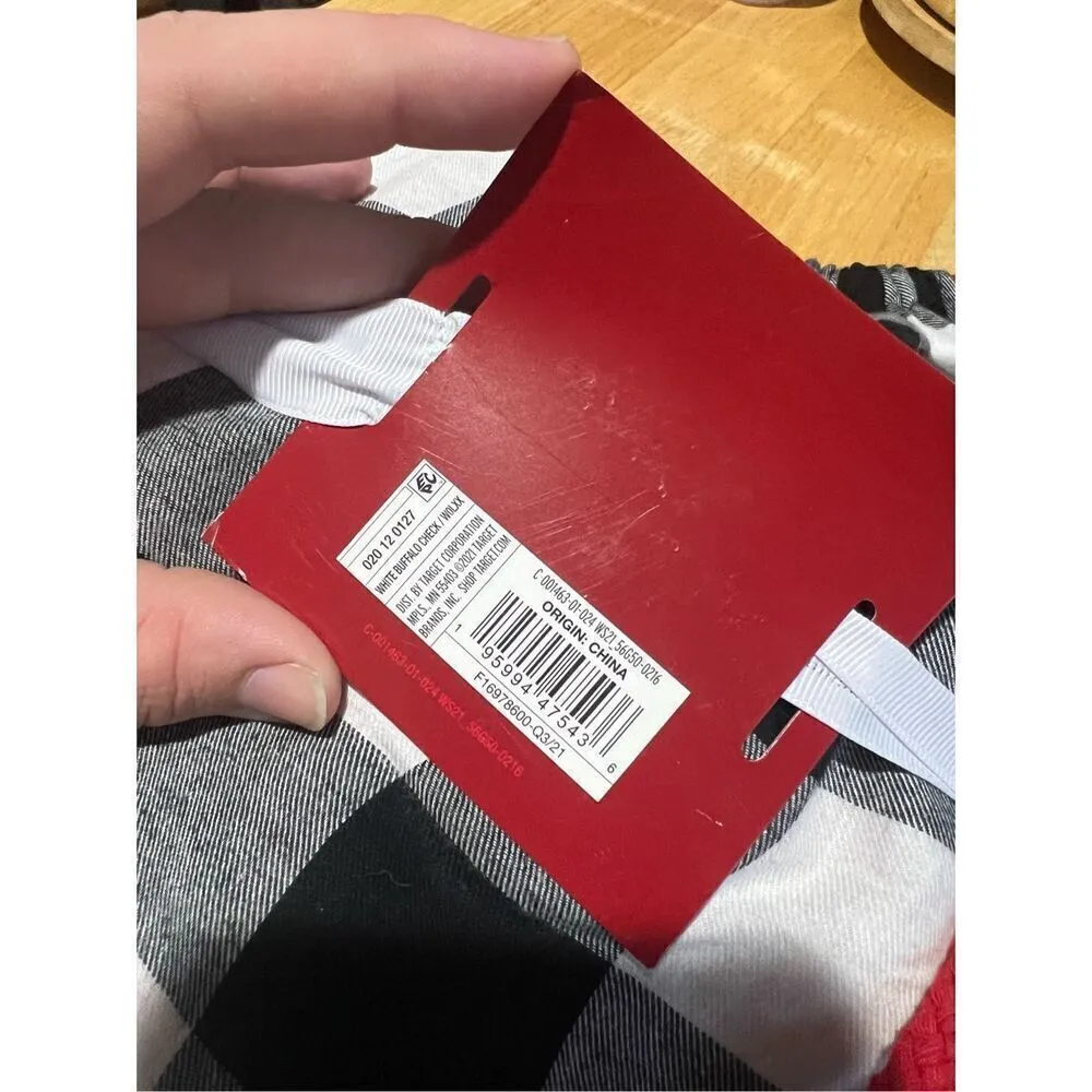 Wondershop At Target Woman’s Pajama Set Plush Sweatshirt, Flannel Shorts & Bag S Size XL - Image 5