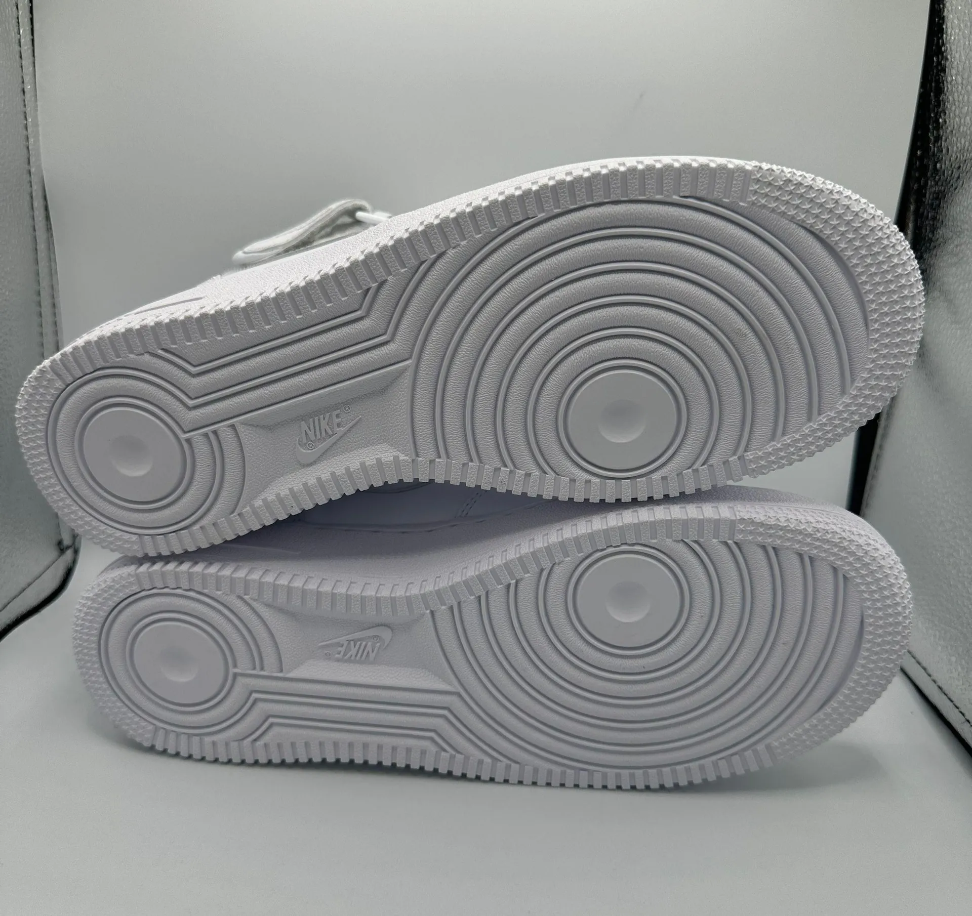 Air Force 1 Mid 07 Wmns “Triple White” size 10w - Image 5