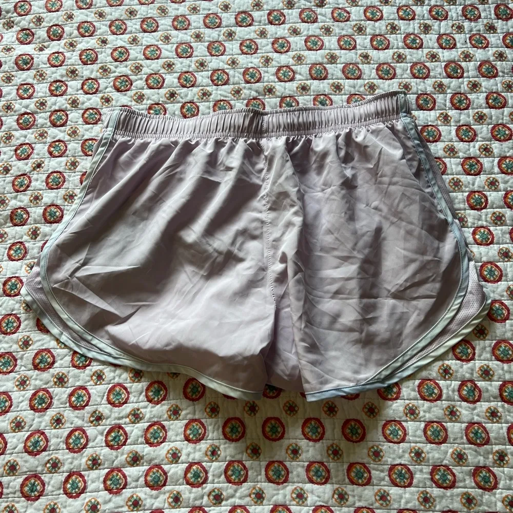 Nike NWT  Pastel Lilac DriFit Running Shorts Size Large - Image 4