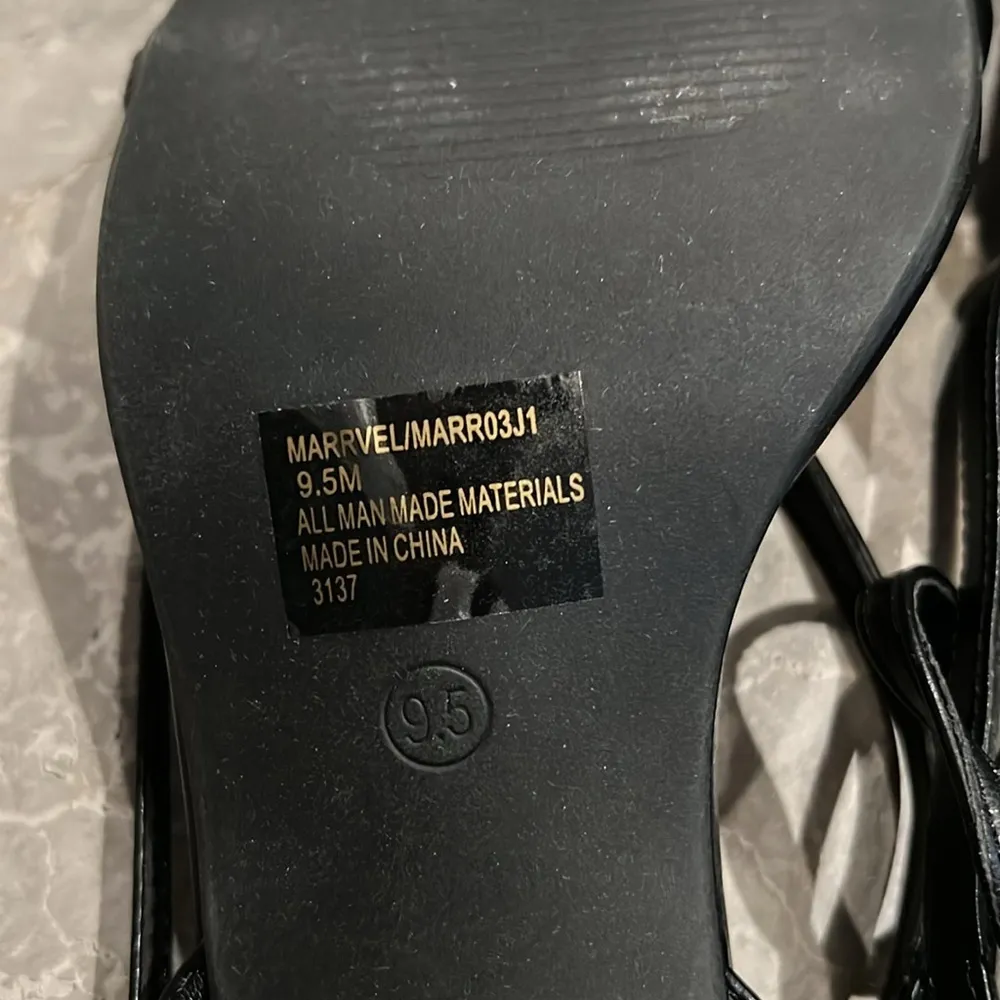 Madden Girl Marrvel Faux Leather Thong Block Heel Sandals, Size 9.5 NEW - Image 8