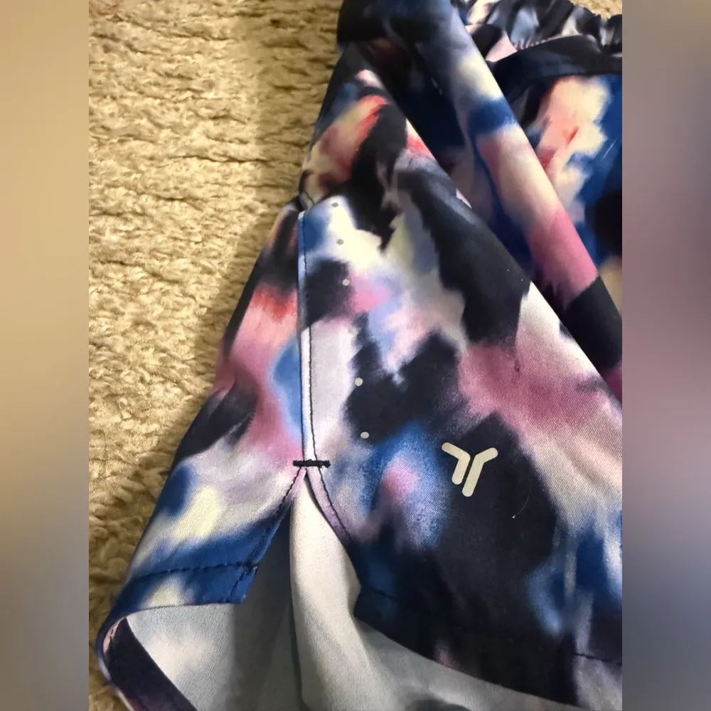 Old Navy Mid-Rise StretchTech Run 3” Multicolor Blur Athletic Shorts - size XL - Image 3