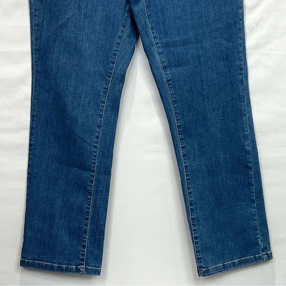 L.L. Bean Women Classic Fit High Rise Jeans Size 12 Straight Leg - Image 4