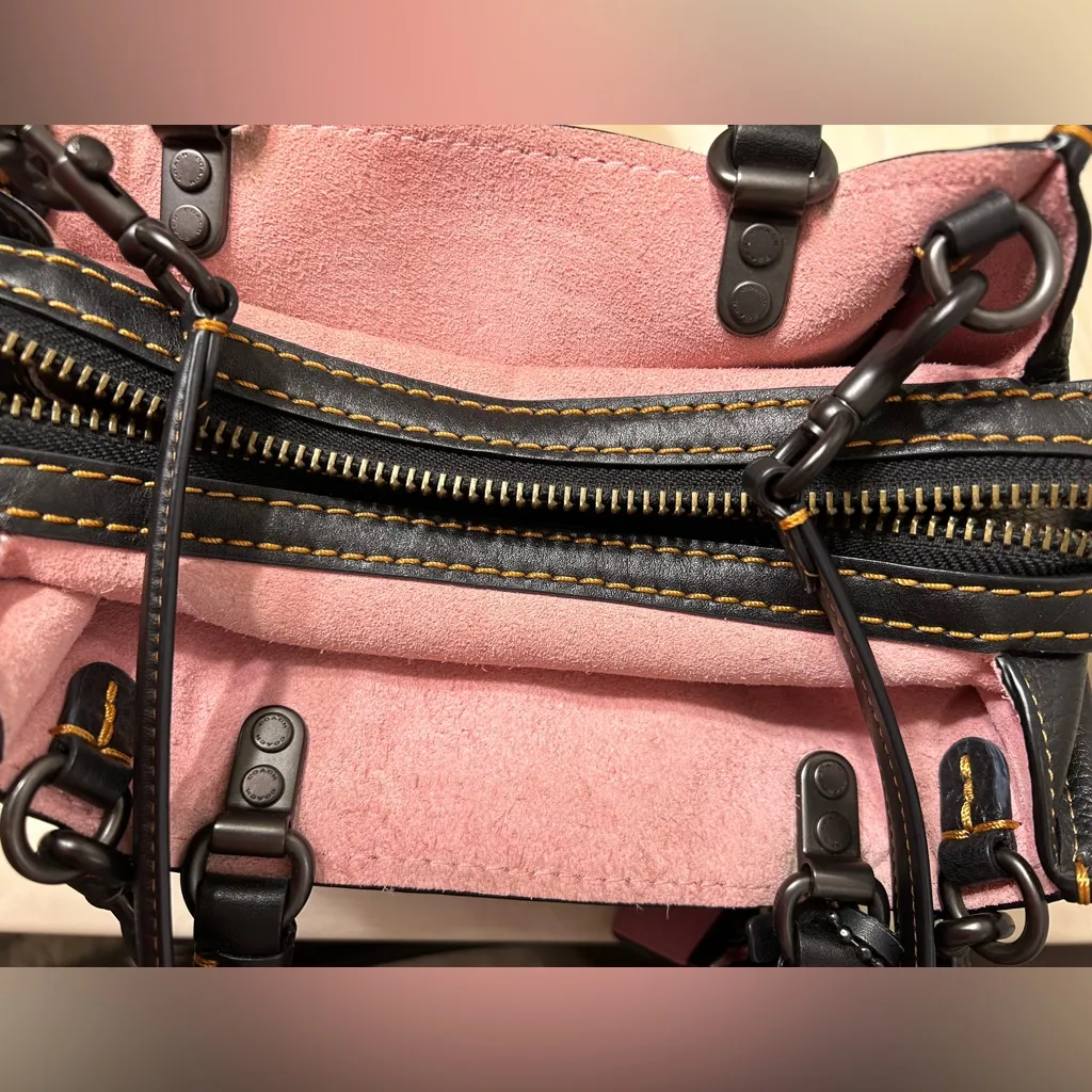 COACH 1941 Rogue 25 with Tea Rose Applique Black Pink Pebble Leather 87065 - Image 9