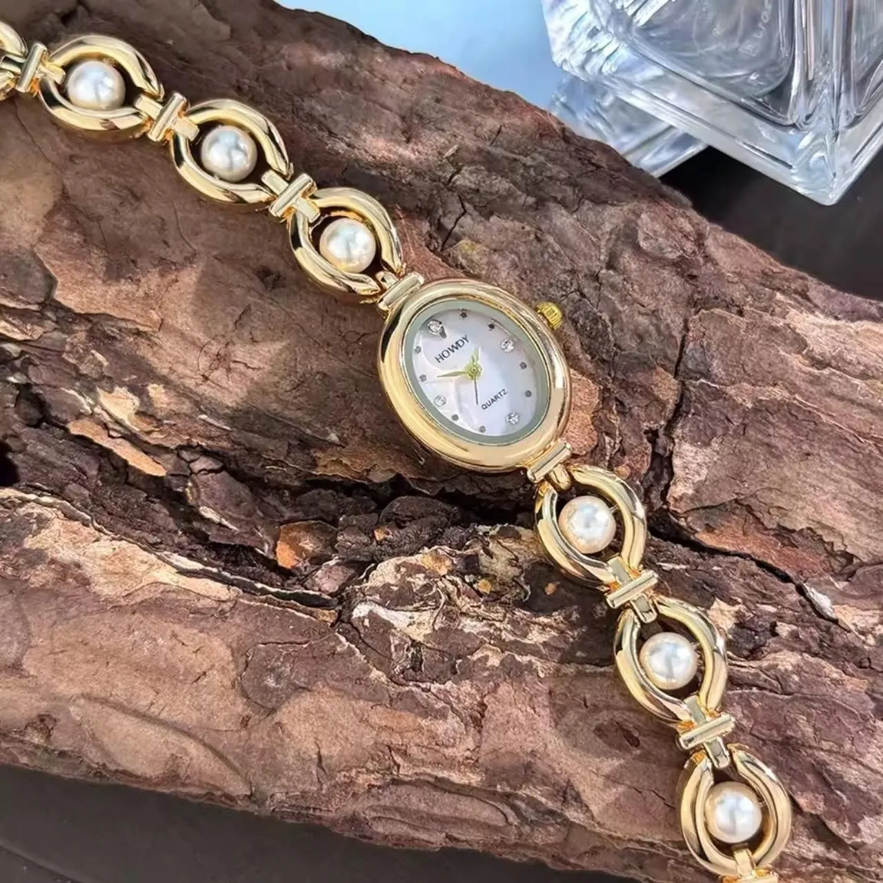 Luxury Gold and Pearl Watch - Image 3