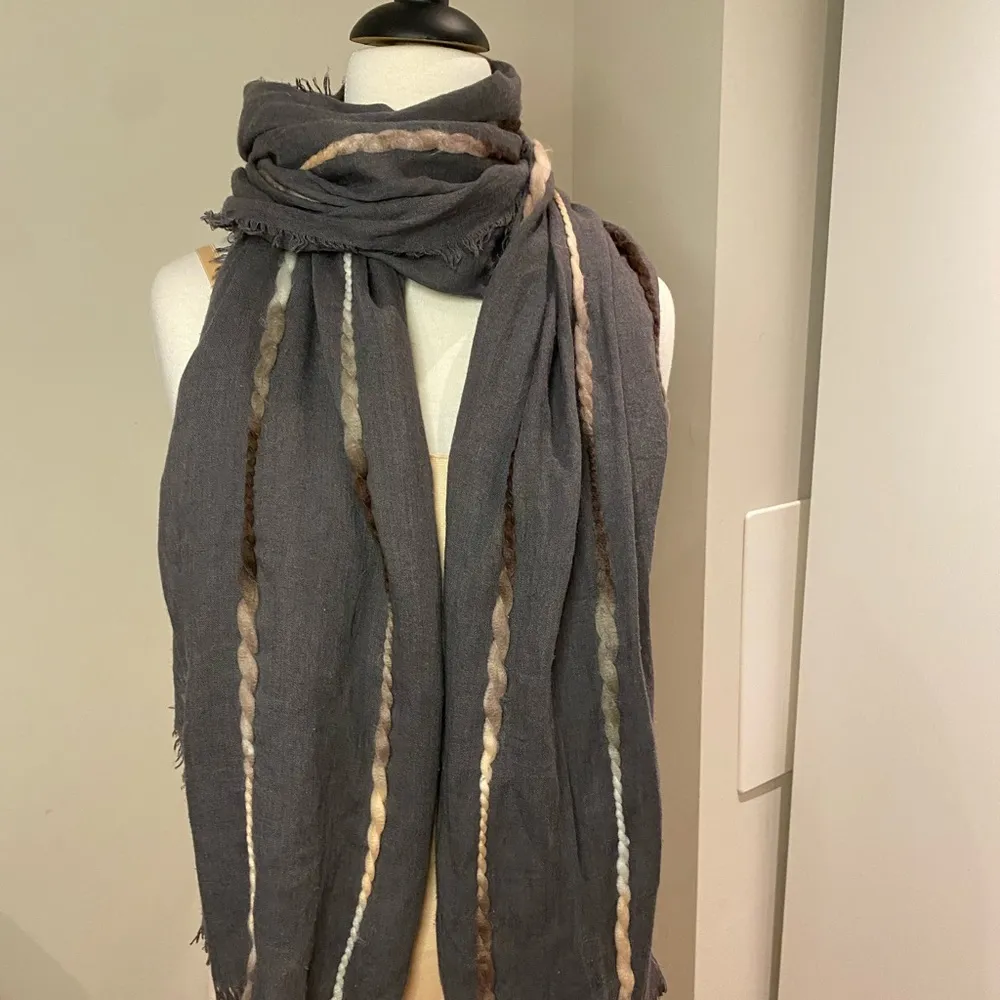 Simply Vera Vera Wang Long Gray Scarf - Image 3