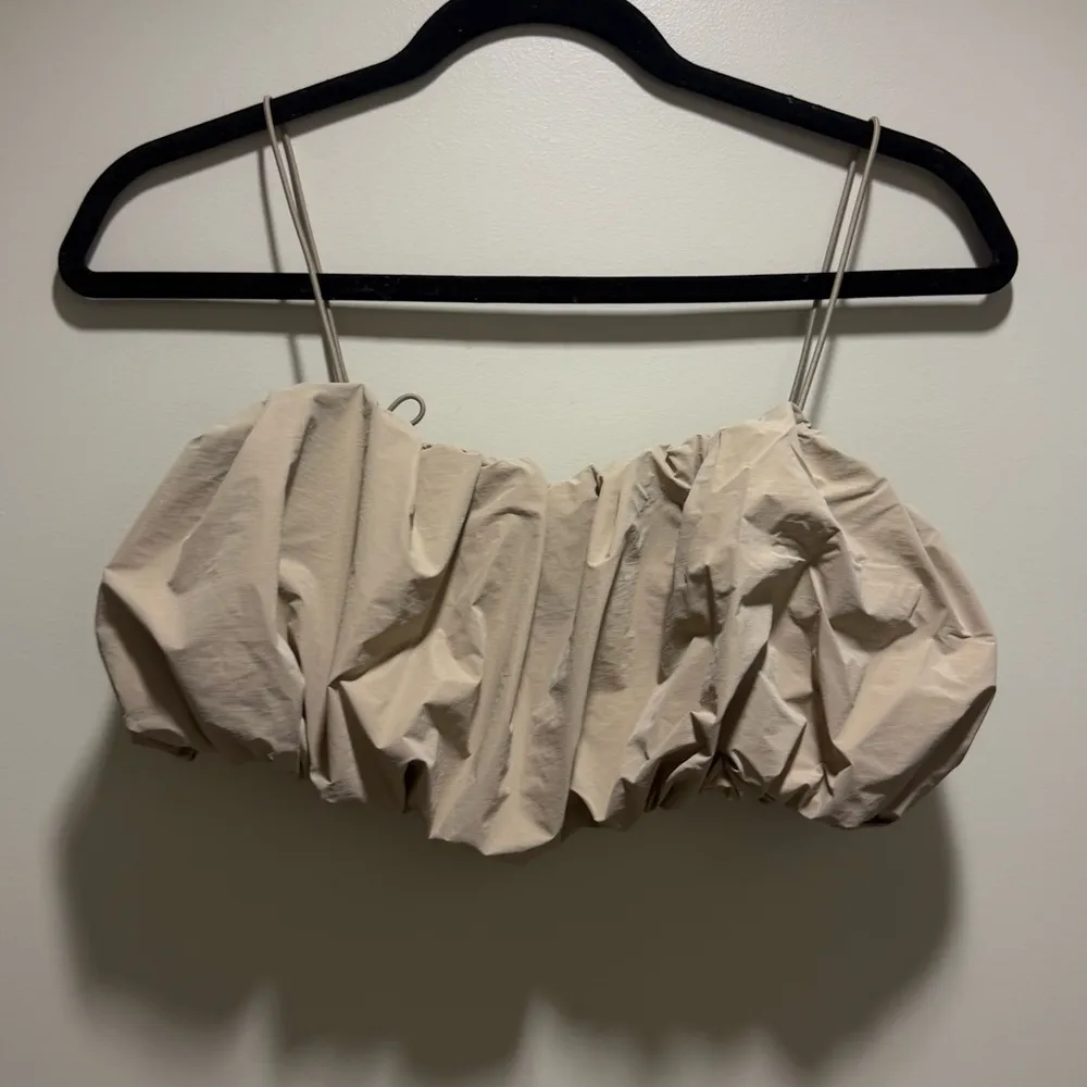 NWOT ZARA VOLUMINOUS TAUPE TOP - Image 5