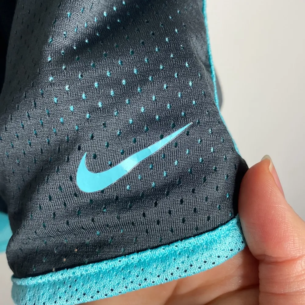 Nike mesh contrast drawstring athletic shorts size S - Image 91