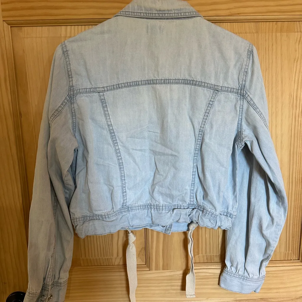 Hem & Thread Light Wash Jean Jacket - Image 4