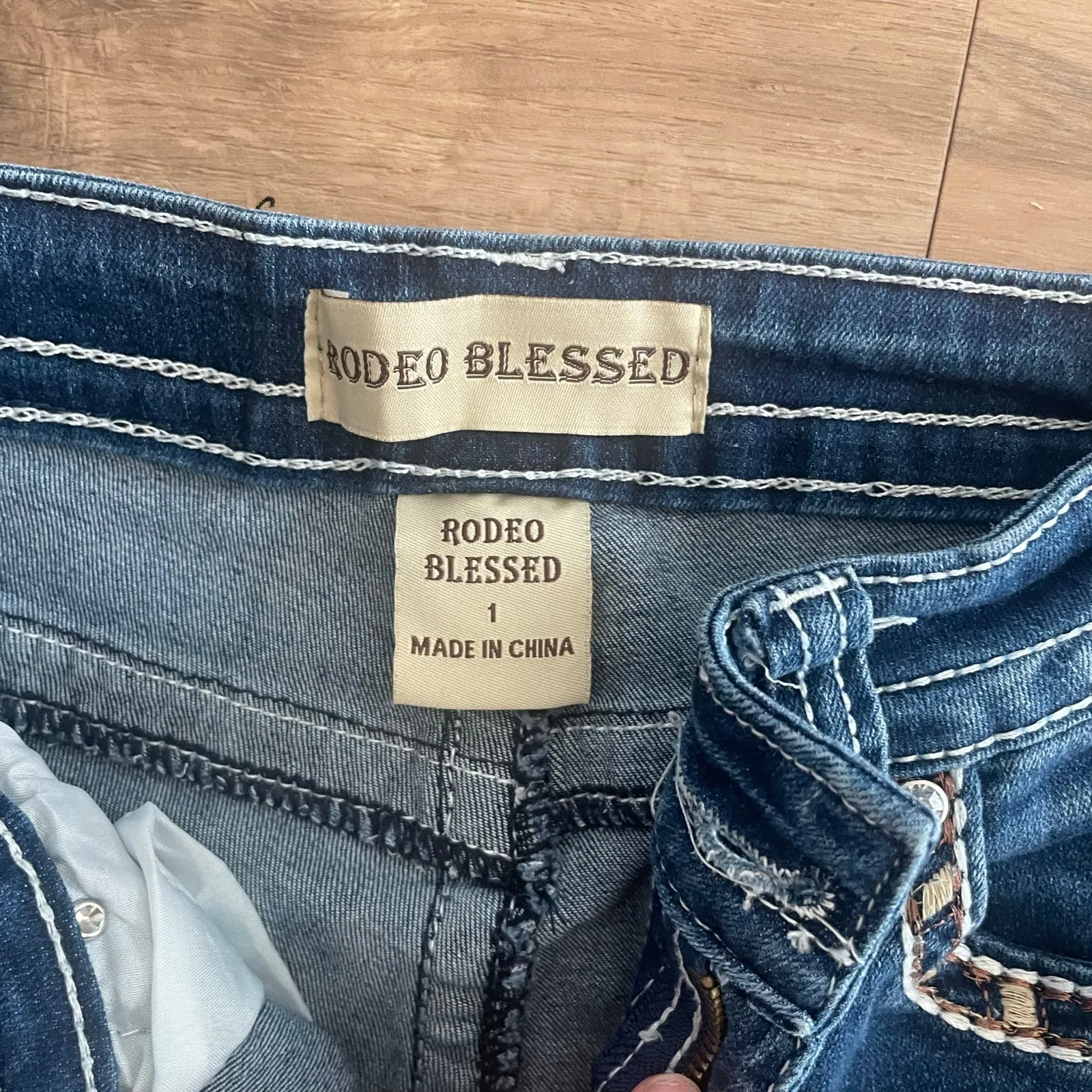 Rodeo Blessed Bootcut Flare Western Jeans Womens Sz 1 Y2K Thick Embroidery Blue - Image 4