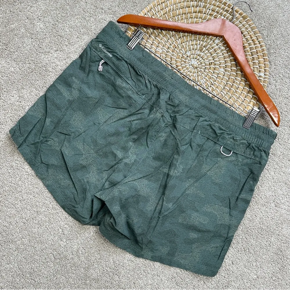 Columbia Women’s Ridge Printed Pull On Shorts 4" AL1986 Outdoor in Green XL - Image 4