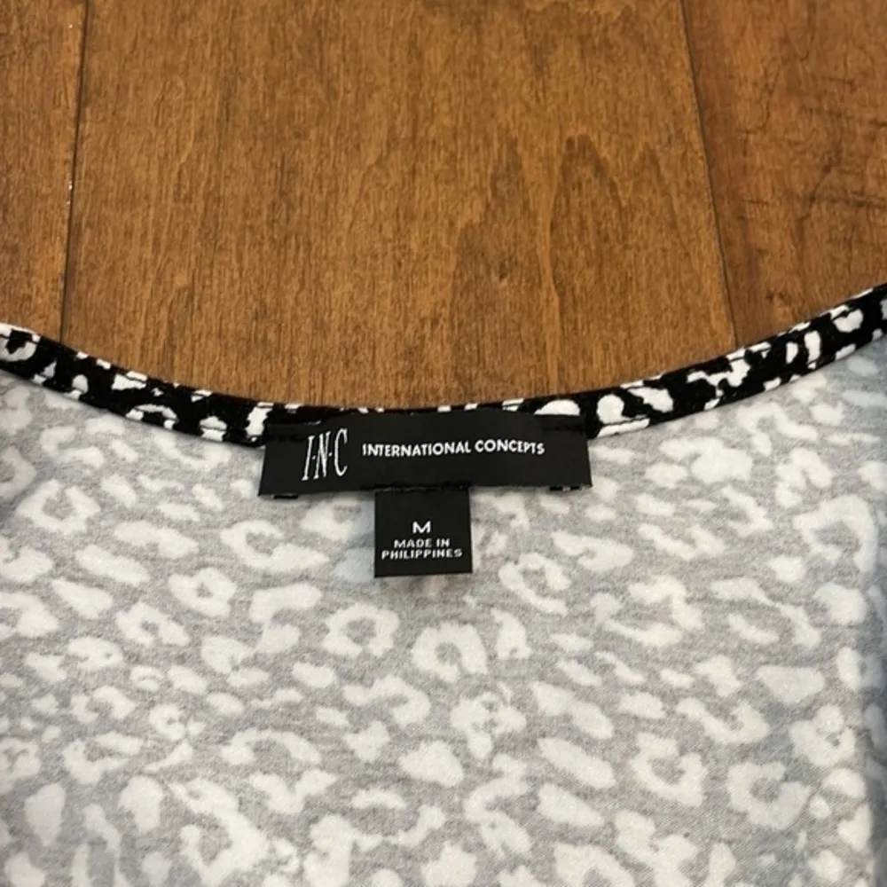 INC - International Concepts - Animal Print Crossover Cropped Long Sleeve Top - Image 4