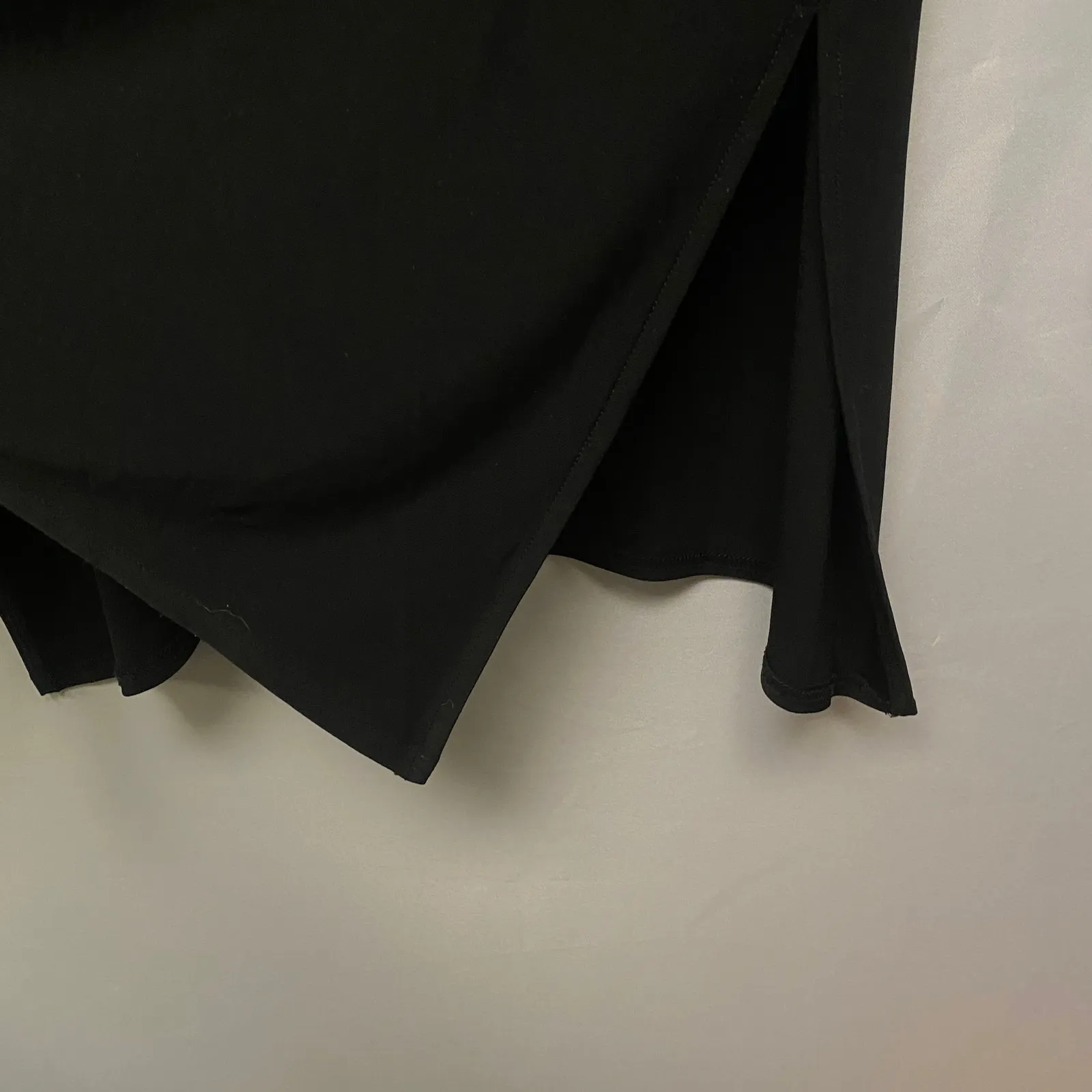 Sympli Black V - Image 4