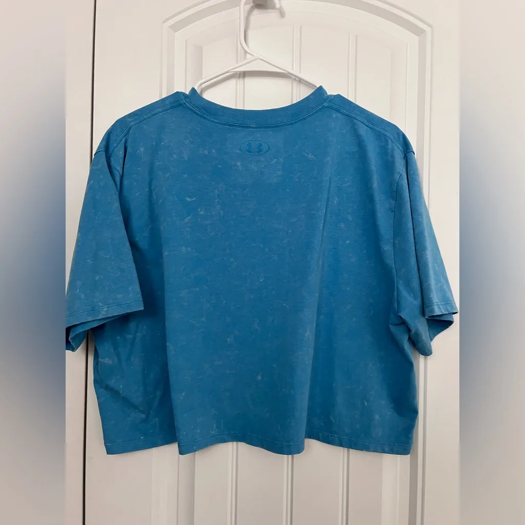 Under Armour Women’s Blue Cropped Tee – Size M, Pre-Owned - Image 5
