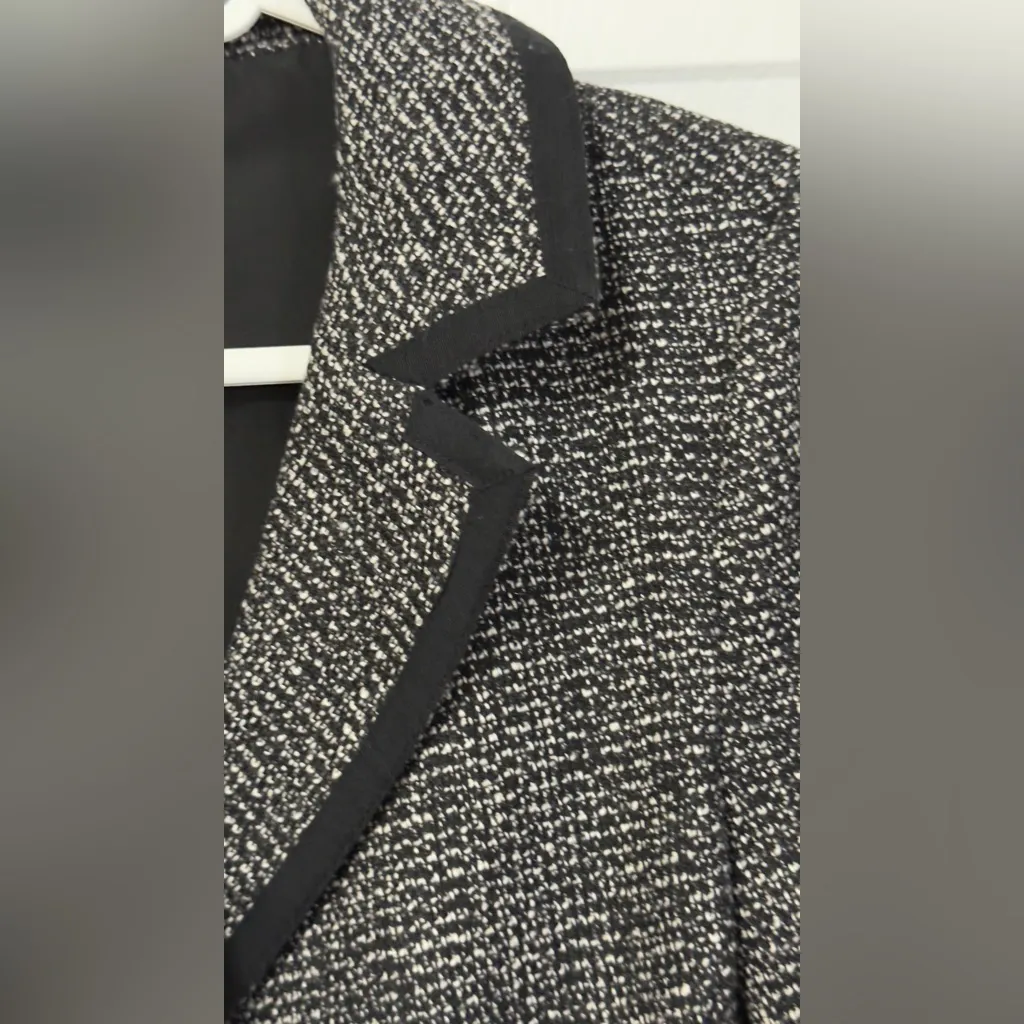 Banana Republic Monochrome Tweed Jacket - Image 5
