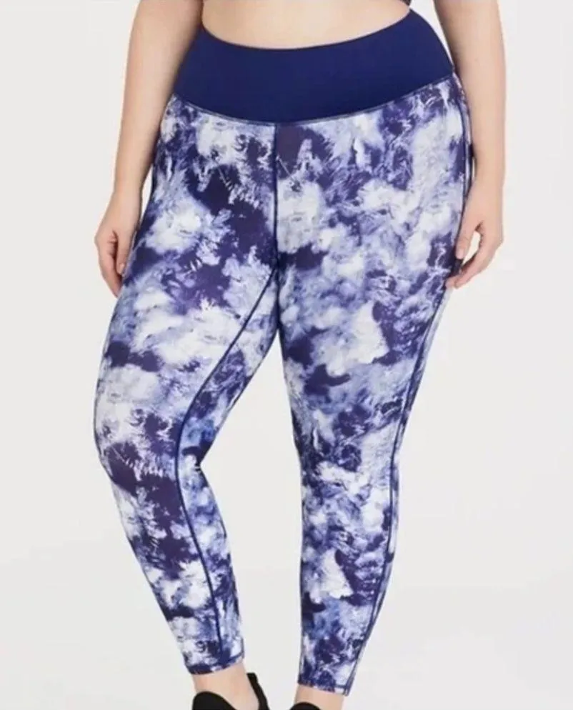 Torrid Blue Tie-Dye Cropped Active Legging EUC Size 1 (1X) #1984 - Image 2