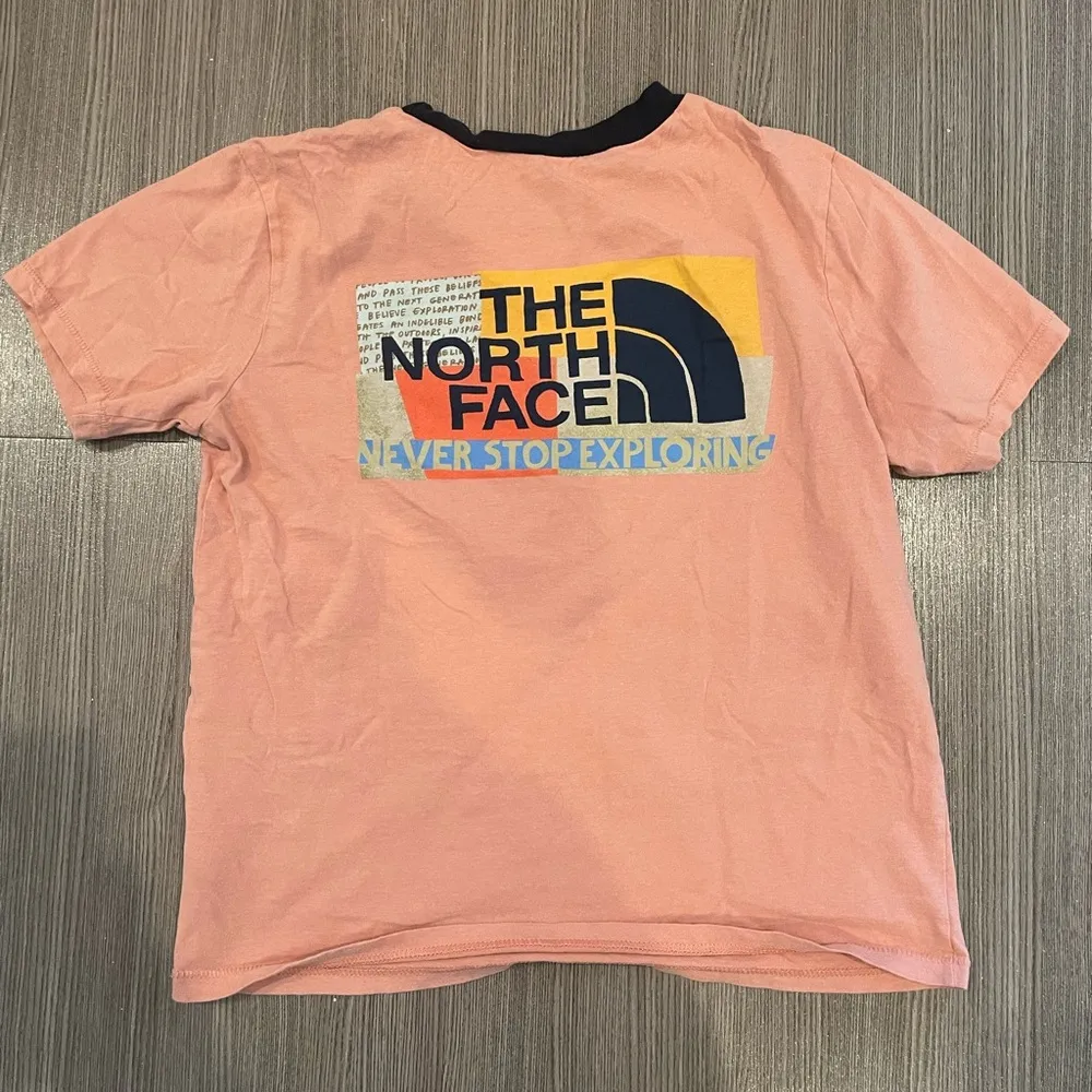 The North Face pink t-shirt - Image 4