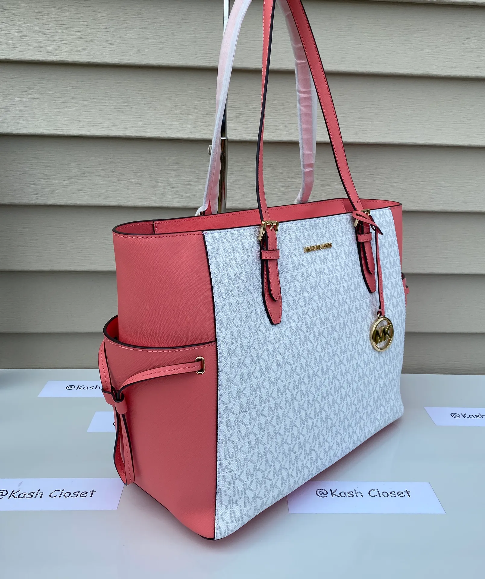 Michael Kors MK Gilly LG Drawstring Tote Grapefruit - Image 2