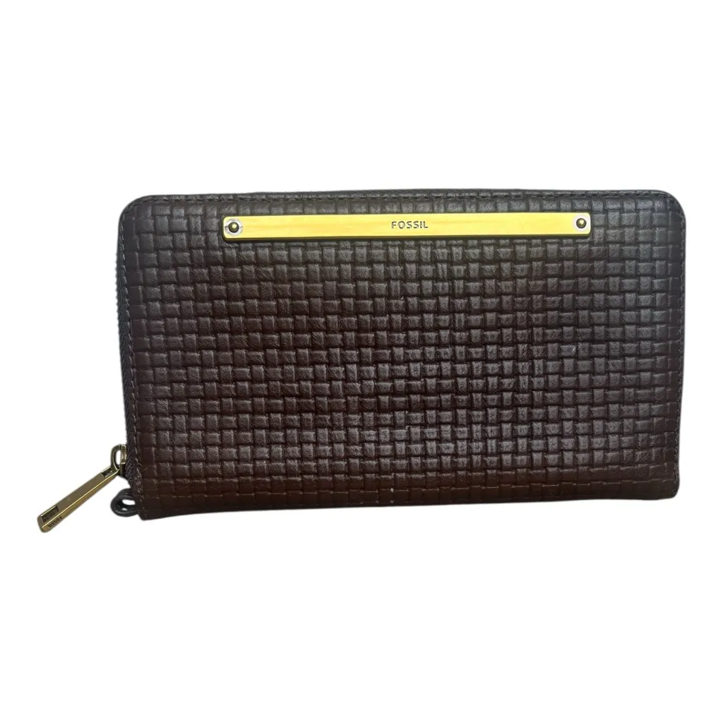 Fossil leather wallet zip around with Retractable Wristlet. - Image 2