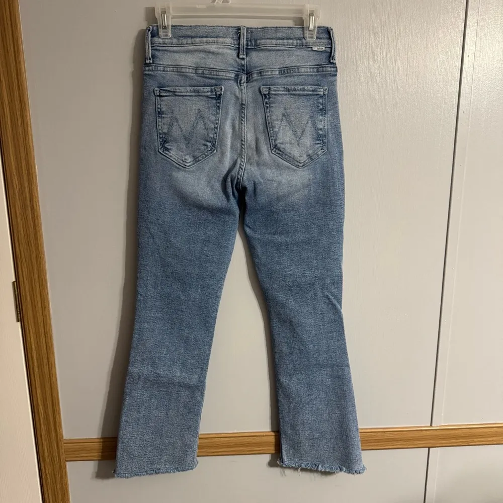 MOTHER The Insider Crop Step Fray Love in A Boat Distressed Jeans Size 28 Blue - Image 4