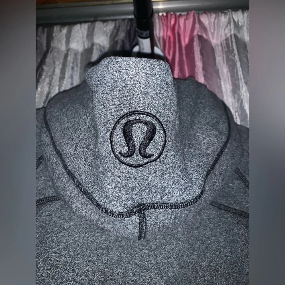 Lululemon Scuba, like new! Size 6 Full length, full zip, heathered gray Scuba - Image 3