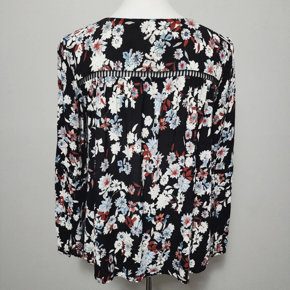 Anthropologie Cupcakes & Cashmere Kingsley Black Floral Blouse Size XS - Image 8