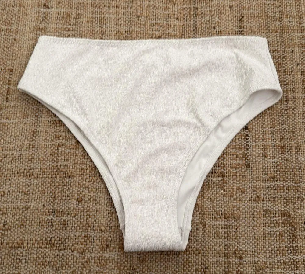 NEW H&M Textured White Bikini Set Medium Top Large Bottom - Image 6