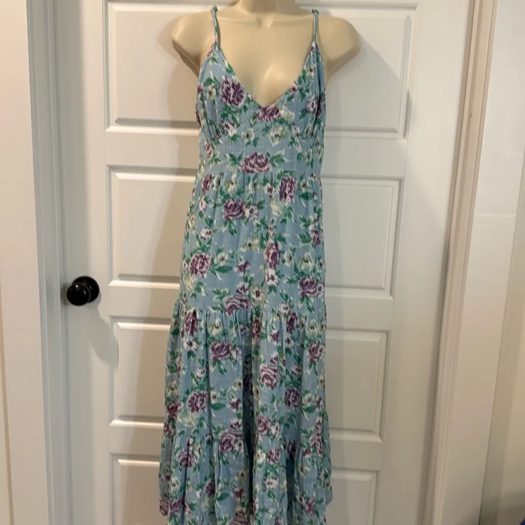 Lulu's Bliss Abound Light Blue Floral Print Tiered Midi Dress size M - Image 6