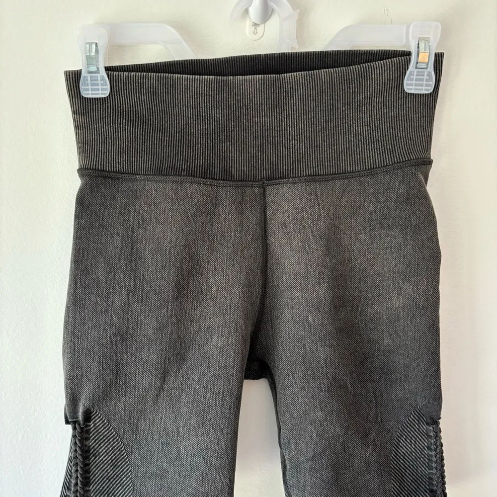 Aerie Offline 7 Inch Inseam Hi-Rise Biker Short Braid Detail Grey Athletic Sport - Image 8