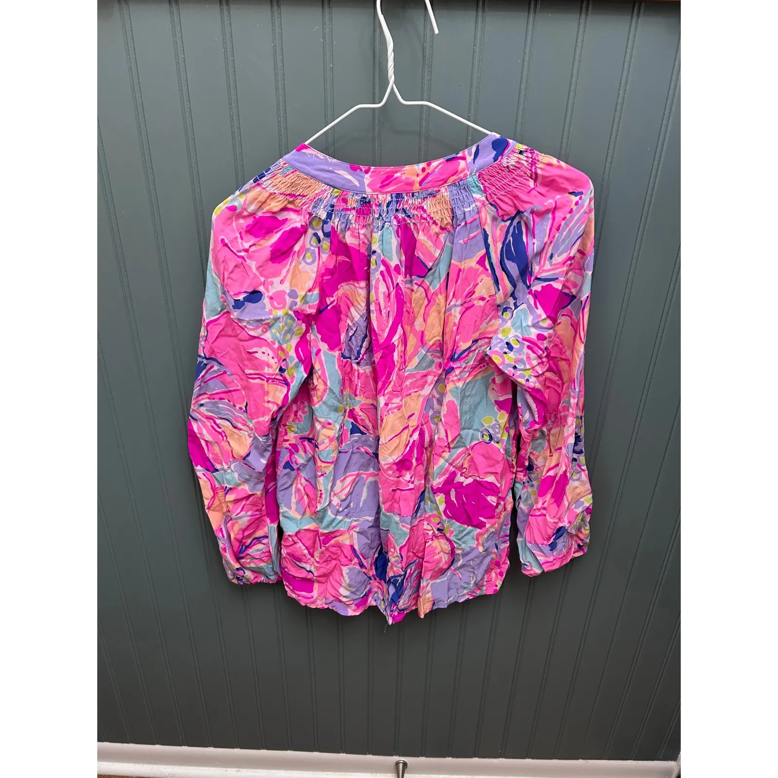Lilly Pulitzer Silk V-Neck‎ Smocked Blouse XS Pink Floral Button Up Long Sleeve - Image 4