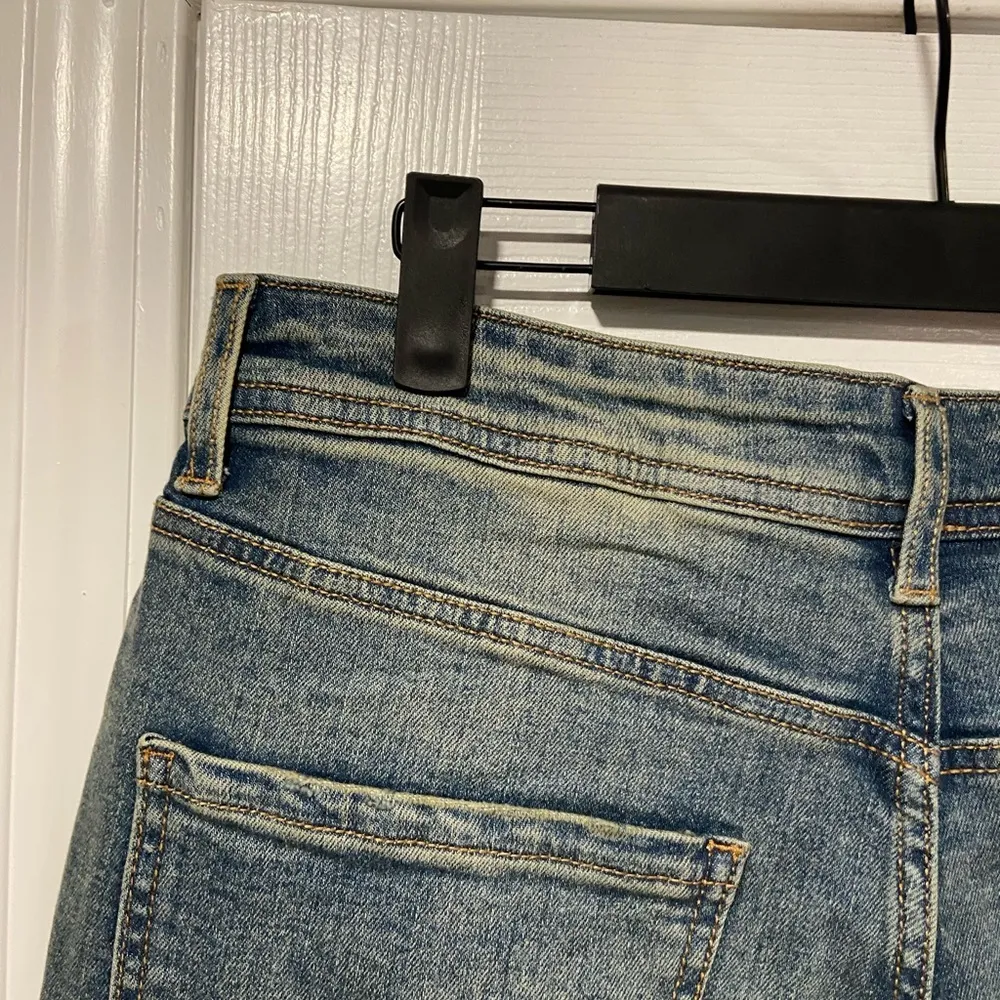 NWT Time & Tru Size 12 High Rise Cropped Distressed Dark Wash Straight Leg Jeans Blue - Image 7