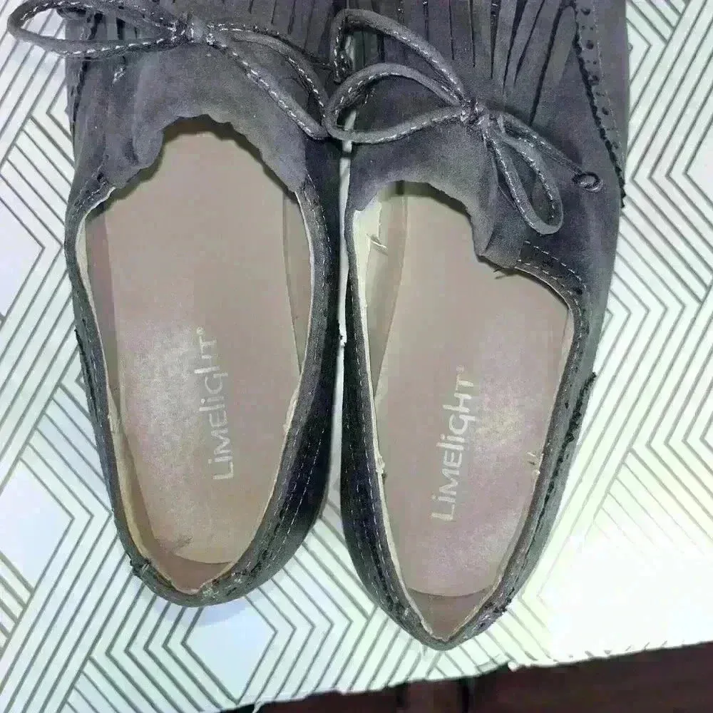 Limelight Grey Classic Suede Fringe & Tassel Oxford Loafers Woman's Size 9 1/2 - Image 16