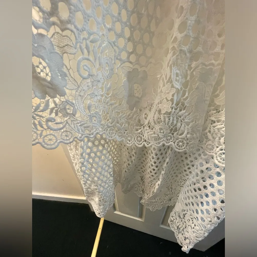 Brand new Lord&Taylor White Lace Tiered Midi dress size Small - Image 2