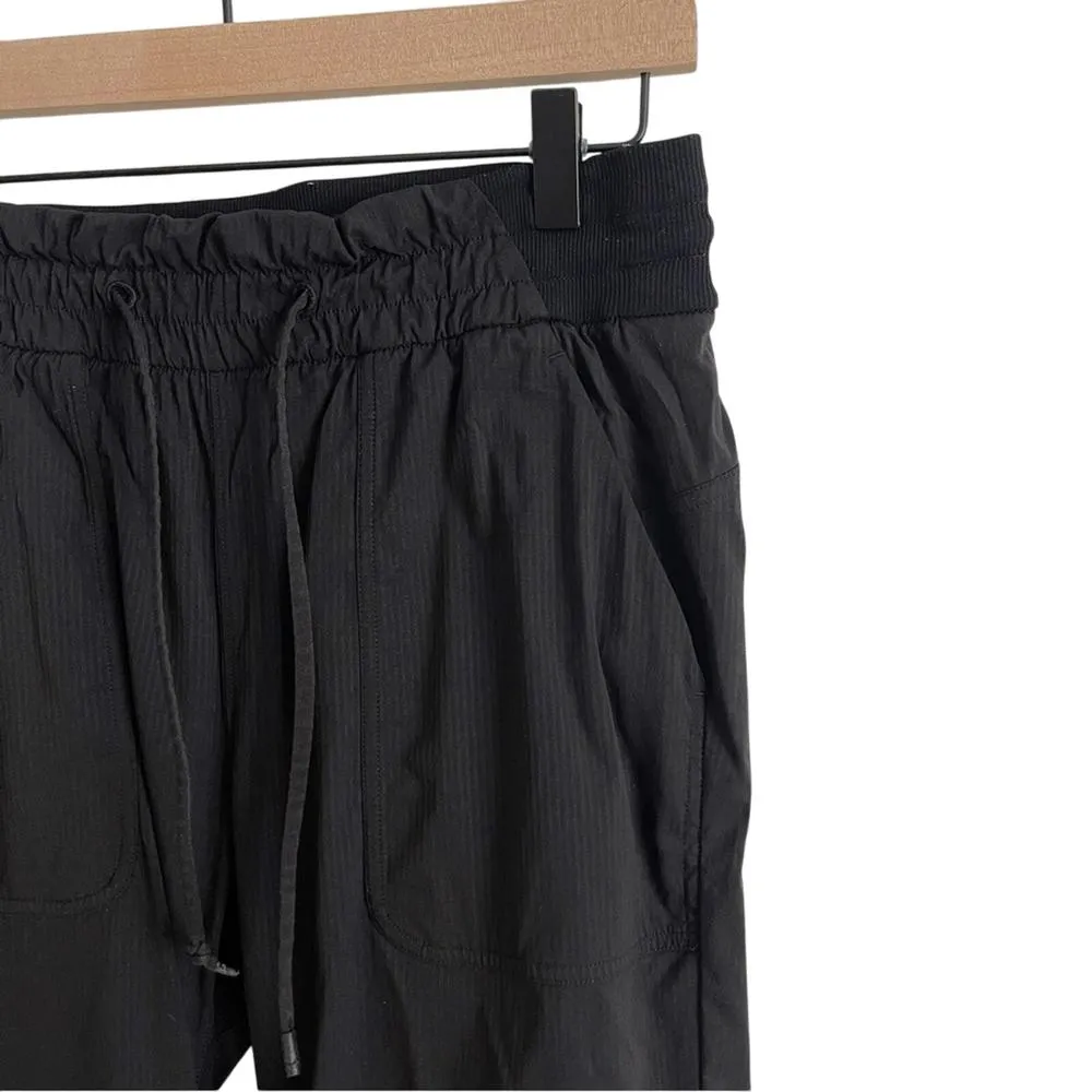 Lululemon Beyond the Studio Crop in Black Size 6 - Image 8