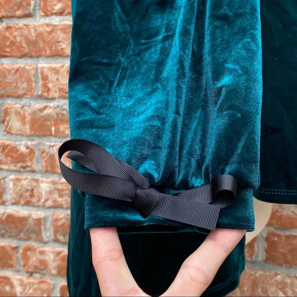 NWT Romeo & Juliet Couture dark green cold shoulder top / S/M - Image 12