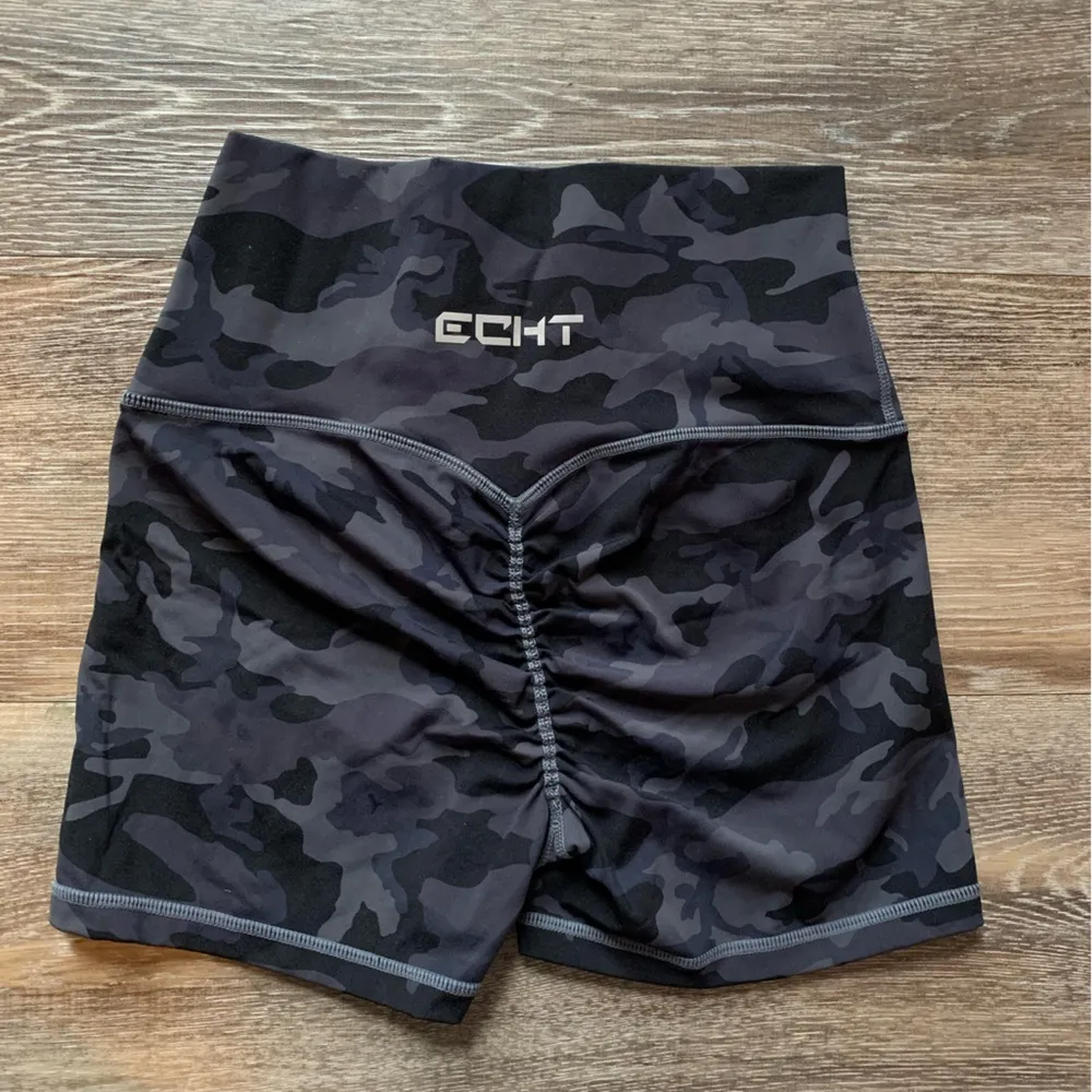 ECHT BLACK & Gray Camo Scrunched Shorts S - Image 8