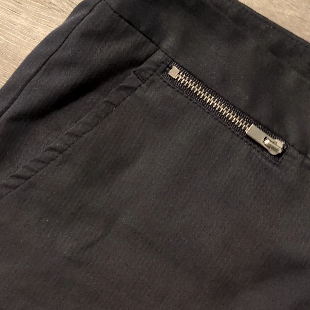 Theory Vintage Bermuda Shorts Size 6 - Image 2