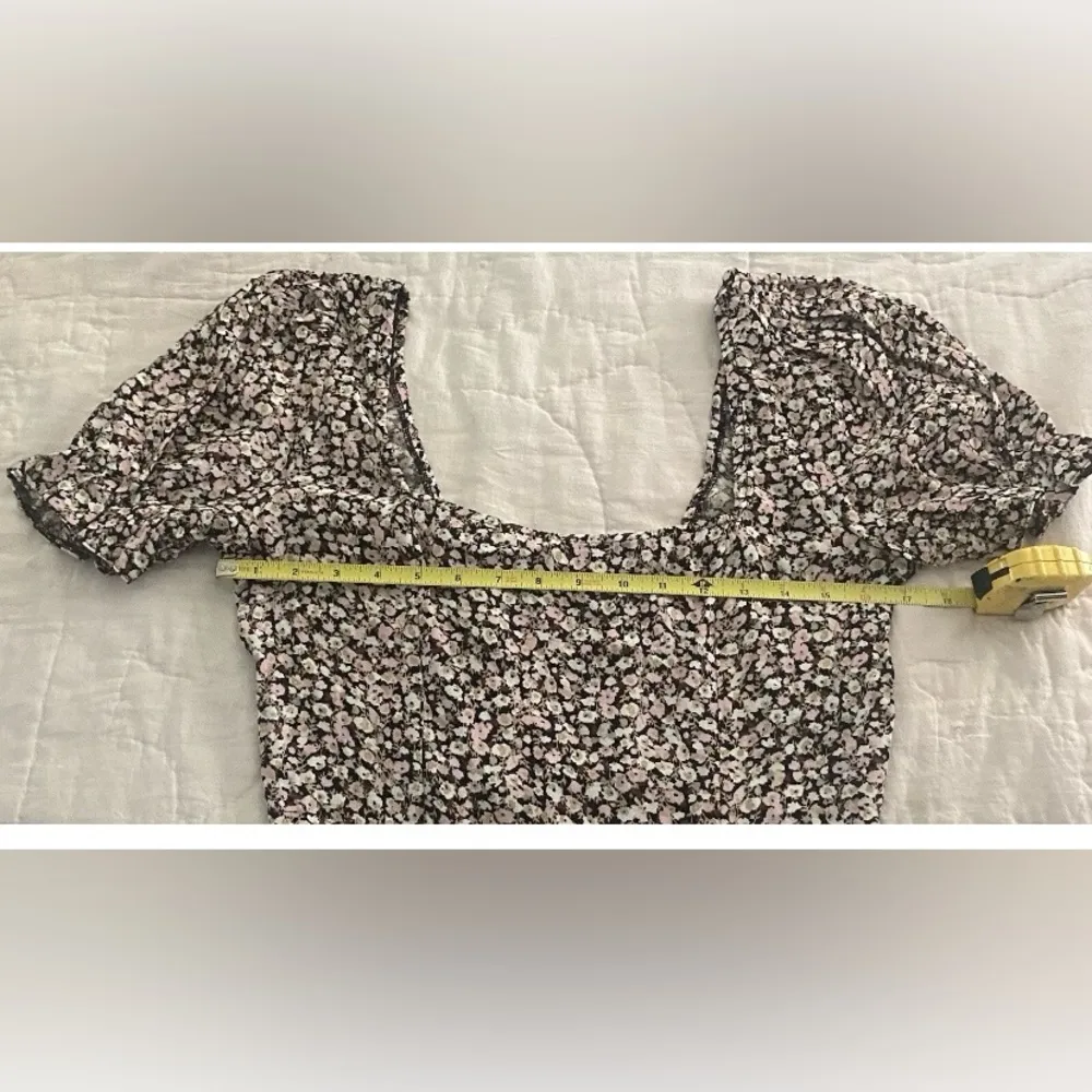 Urban Outfitters Daisy Crop Tank Size Medium - Image 6