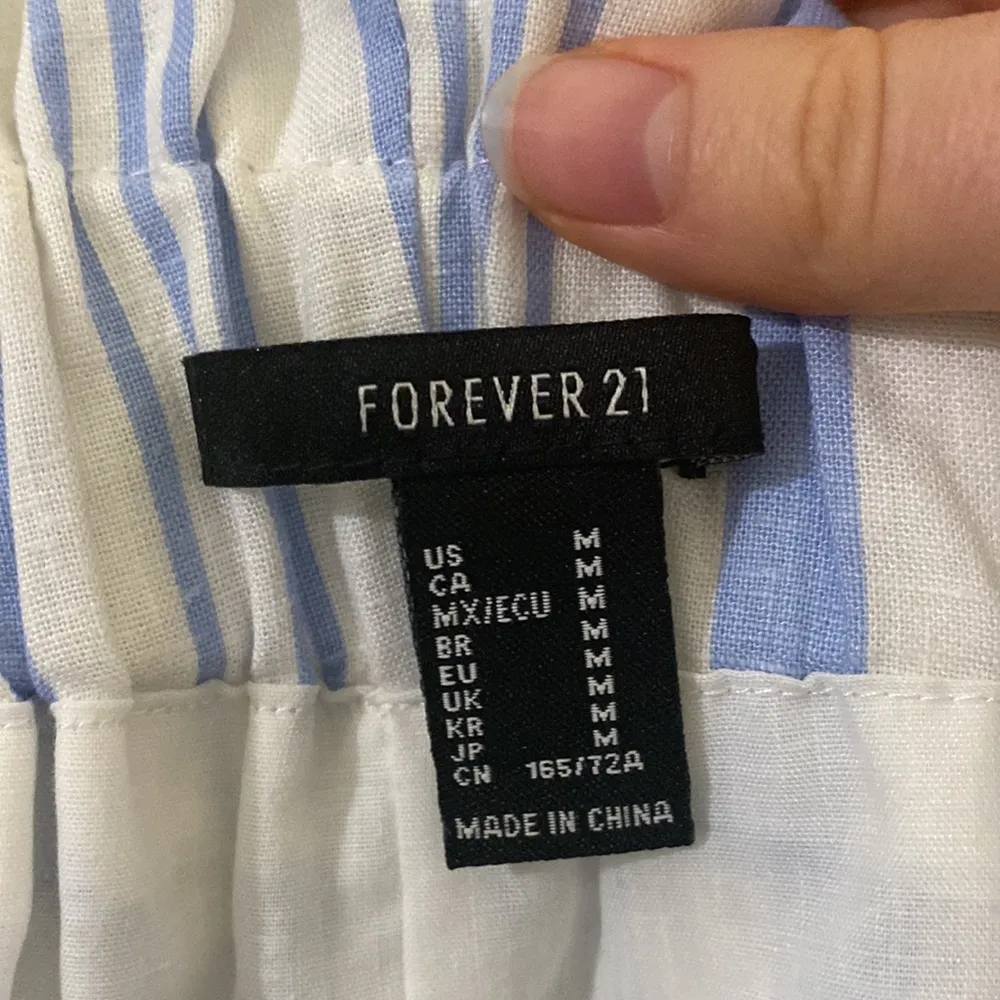 Forever 21 woven linen blend paperbag waist striped mini shorts size M - Image 7