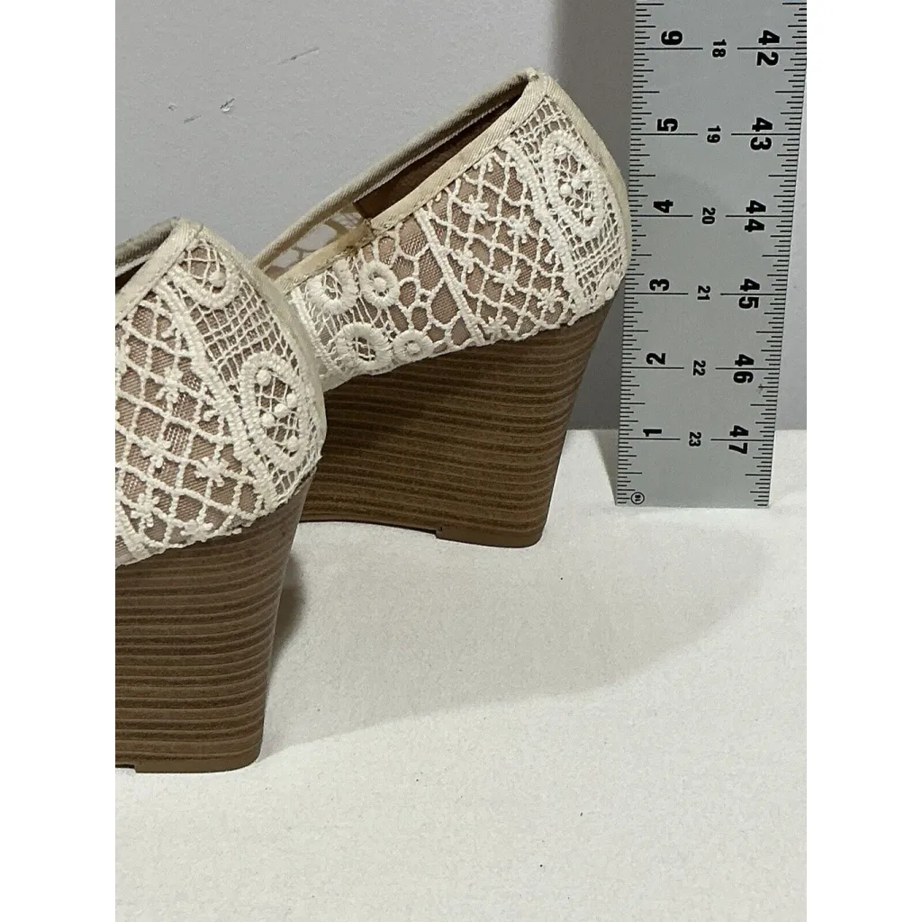 Womans American Eagle 8 1/2 Ivory Crochet Lace Open Toe Wedge Heel Shoe Slip On - Image 5