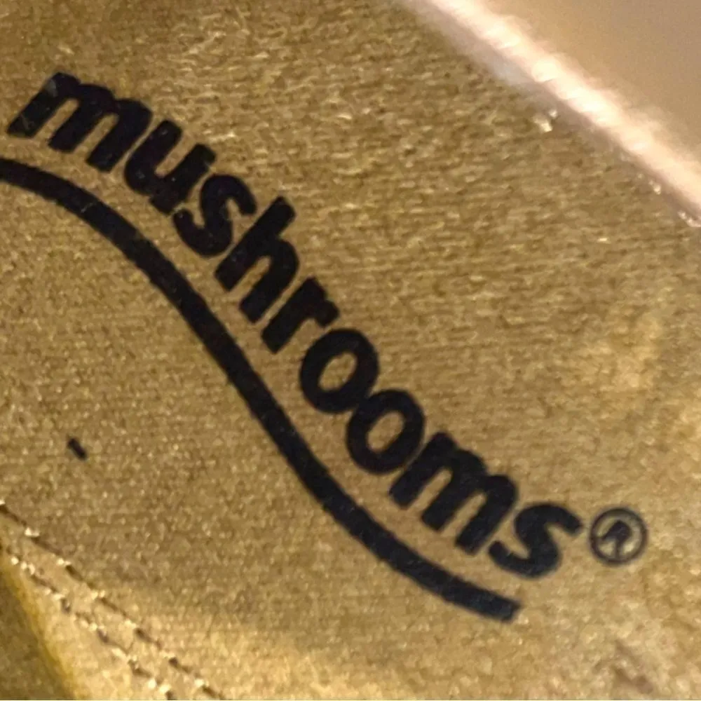 Mushrooms vintage leather tan slip on weaved cut design loafers! Tan Size 10 - Image 9