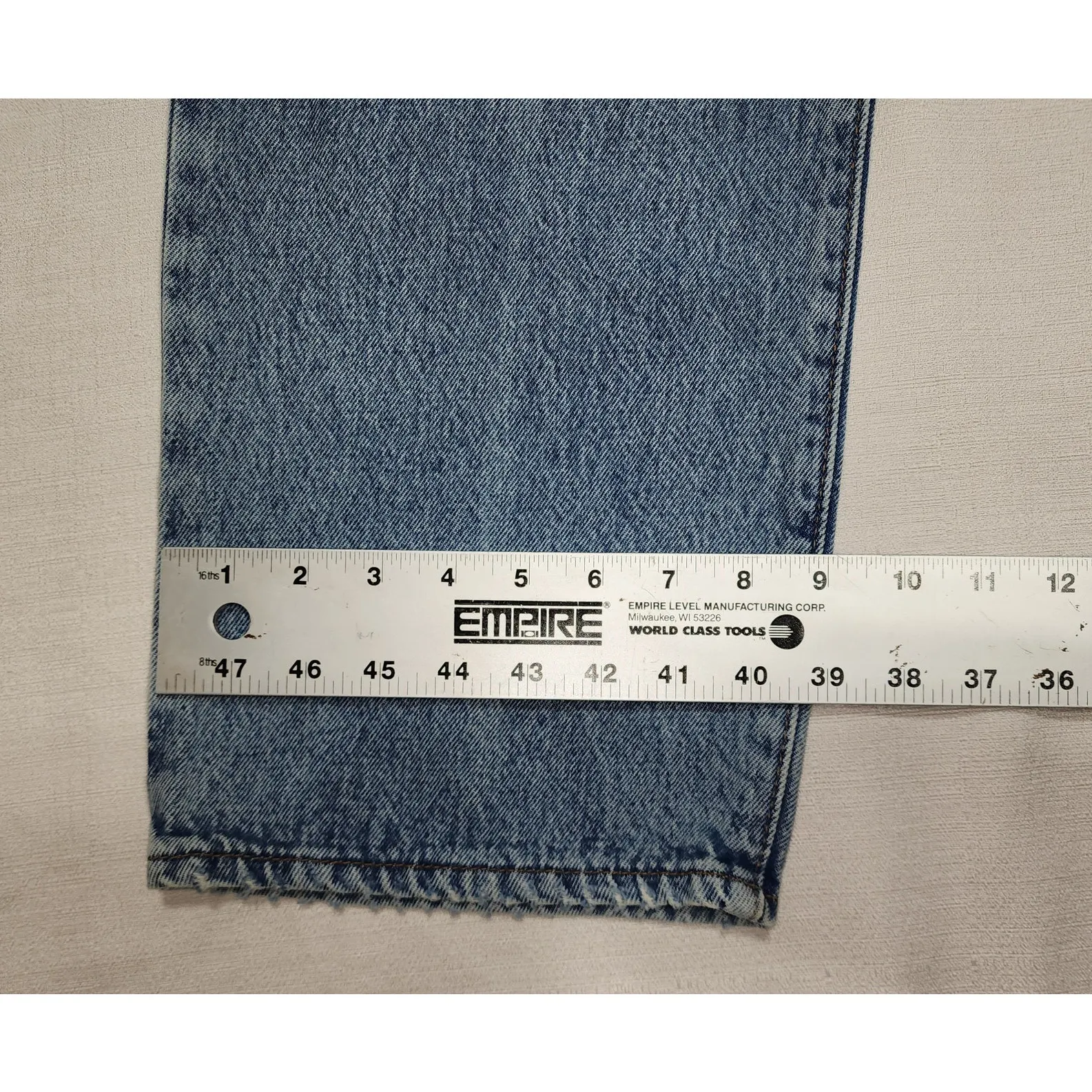 Levi's 94 baggy mid rise loose hips and thigh W30''x L31'' women's NWT - Image 5