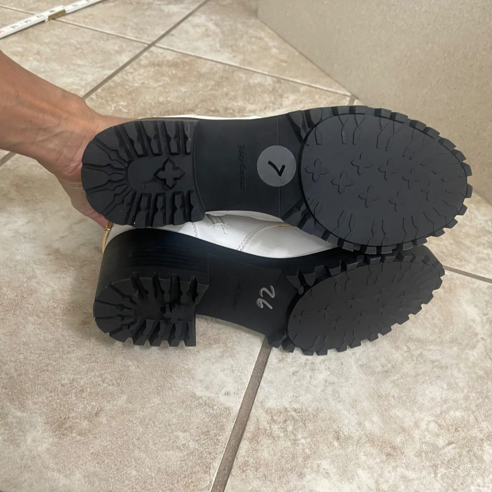 Juicy Couture White Combat Boots Gold Logo Lace Up Buckle Lug Sole Womens Sz 7 - Image 8