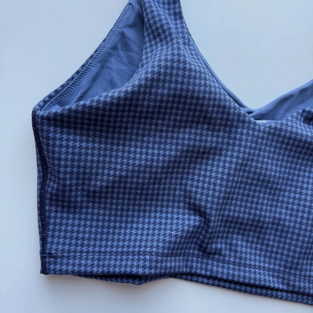 NWT  Offline Recharge Least Support Sports Bra Blue Houndstooth Size Medium - Image 11