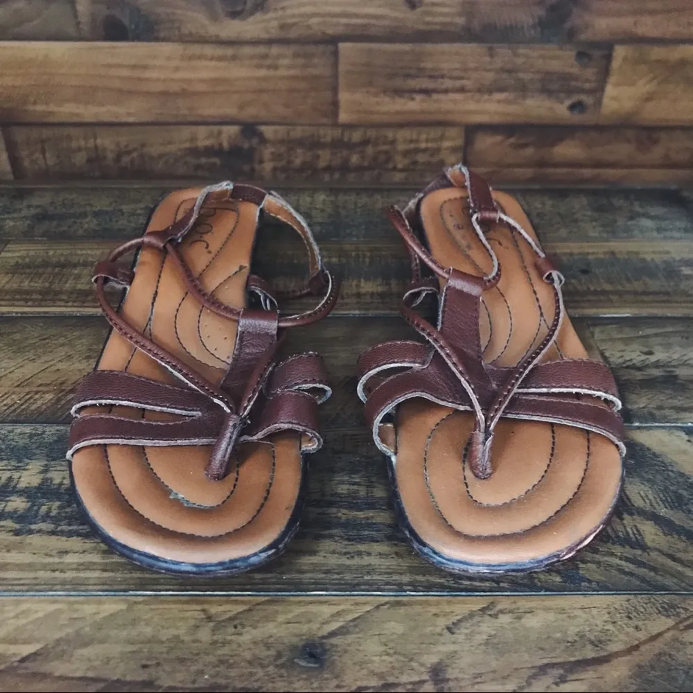 B.O.C. Strappy Leather Sandals in Brown | Size 7 - Image 2