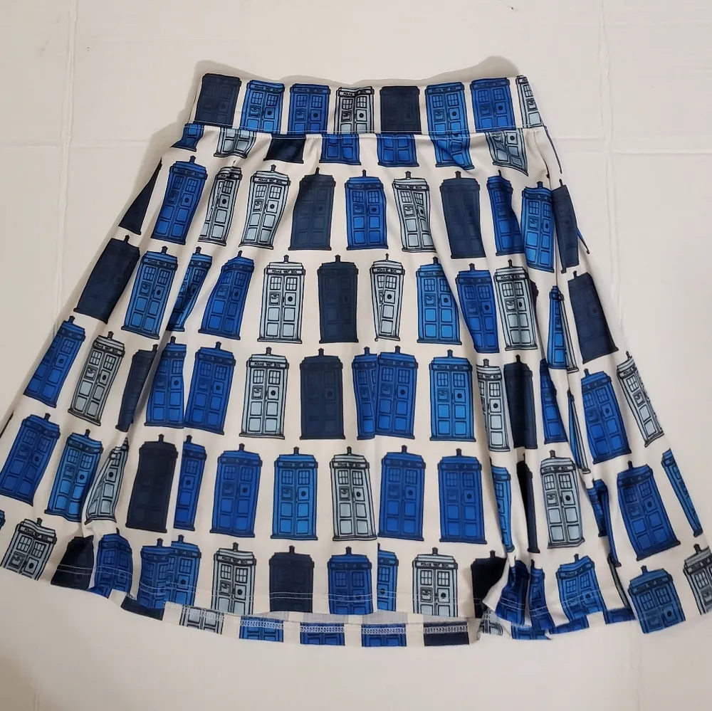 🔥SALE🔥Doctor Who Blue Juniors Tardis Pattern Skirt S Size undefined - Image 5