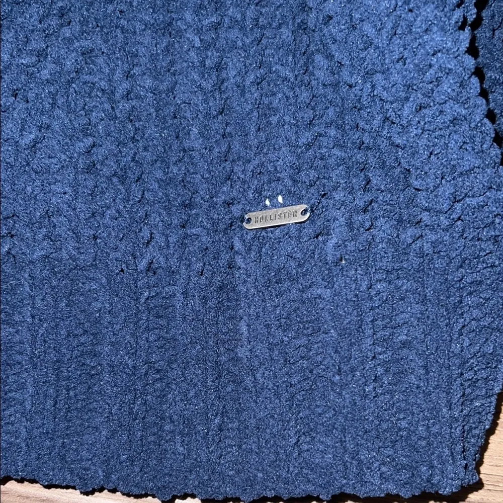 Hollister Deep Blue Women's Crew Neck Sweater - Image 10