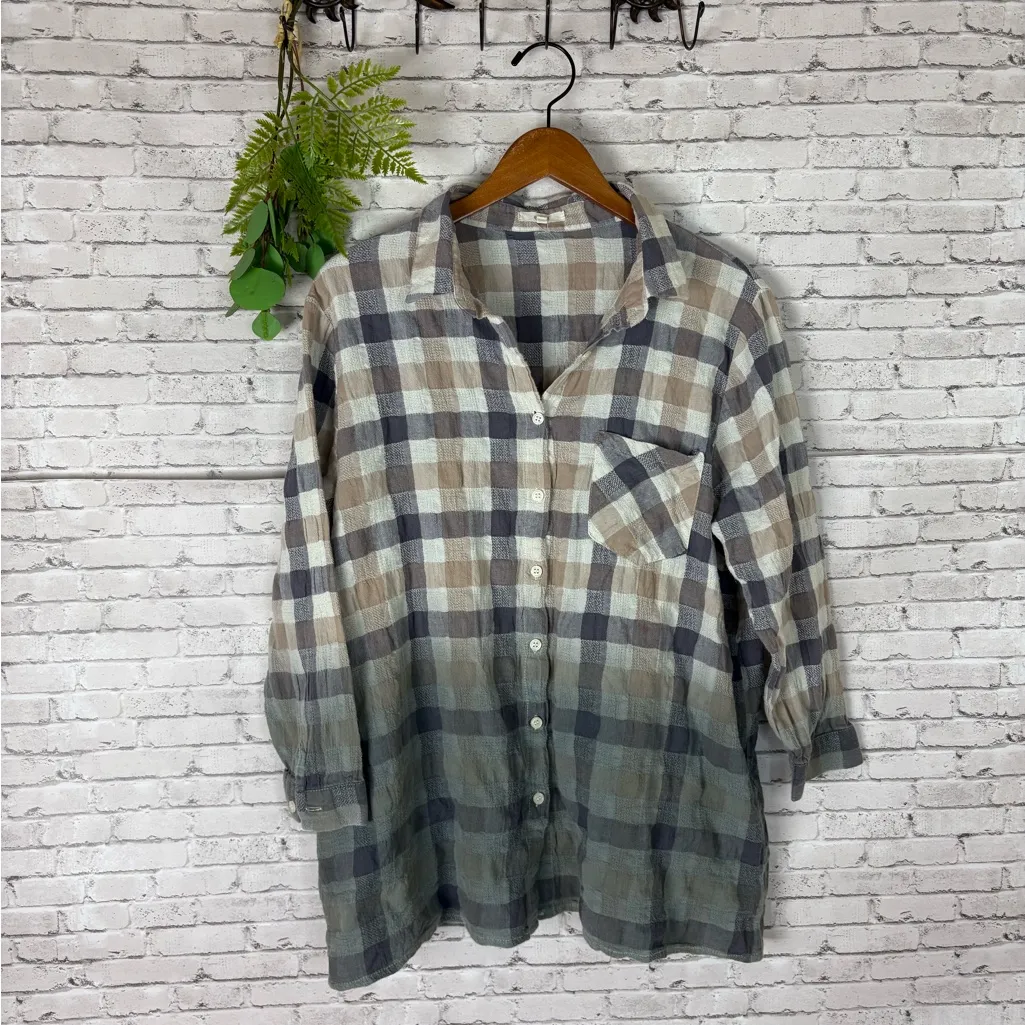 Easel Neutrals Seersucker Gingham Plaid Ombré Button Down tunic - Image 2