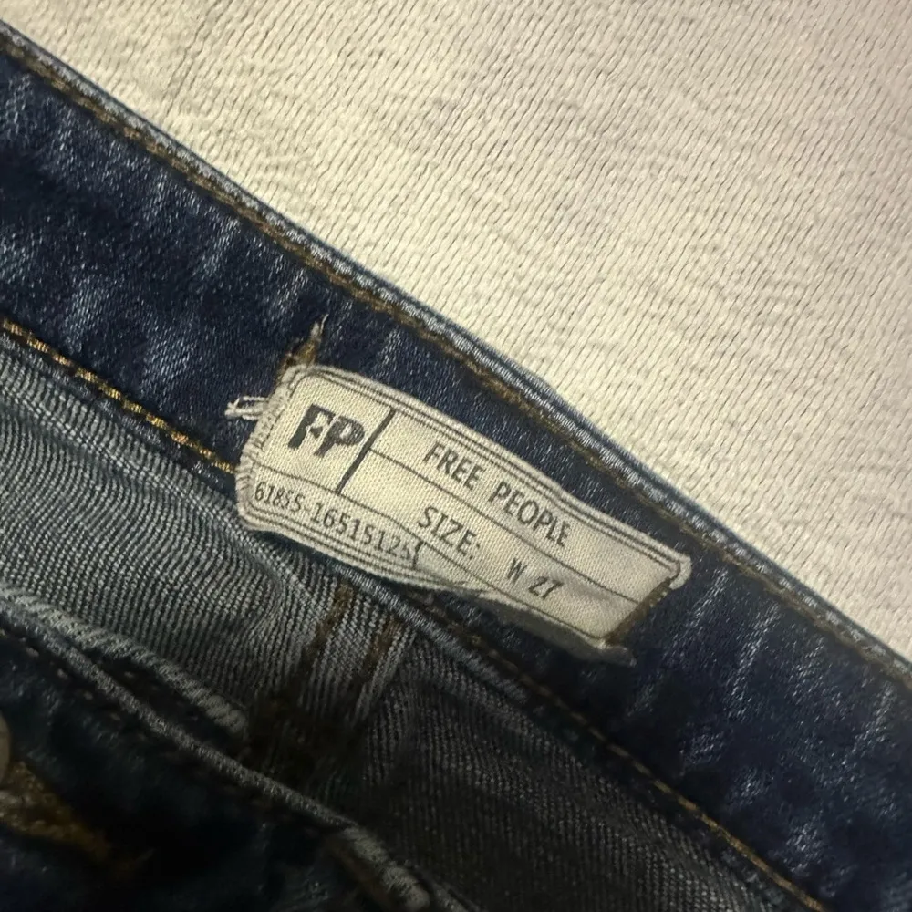 Free People Skinny Jeans EUC - Image 2